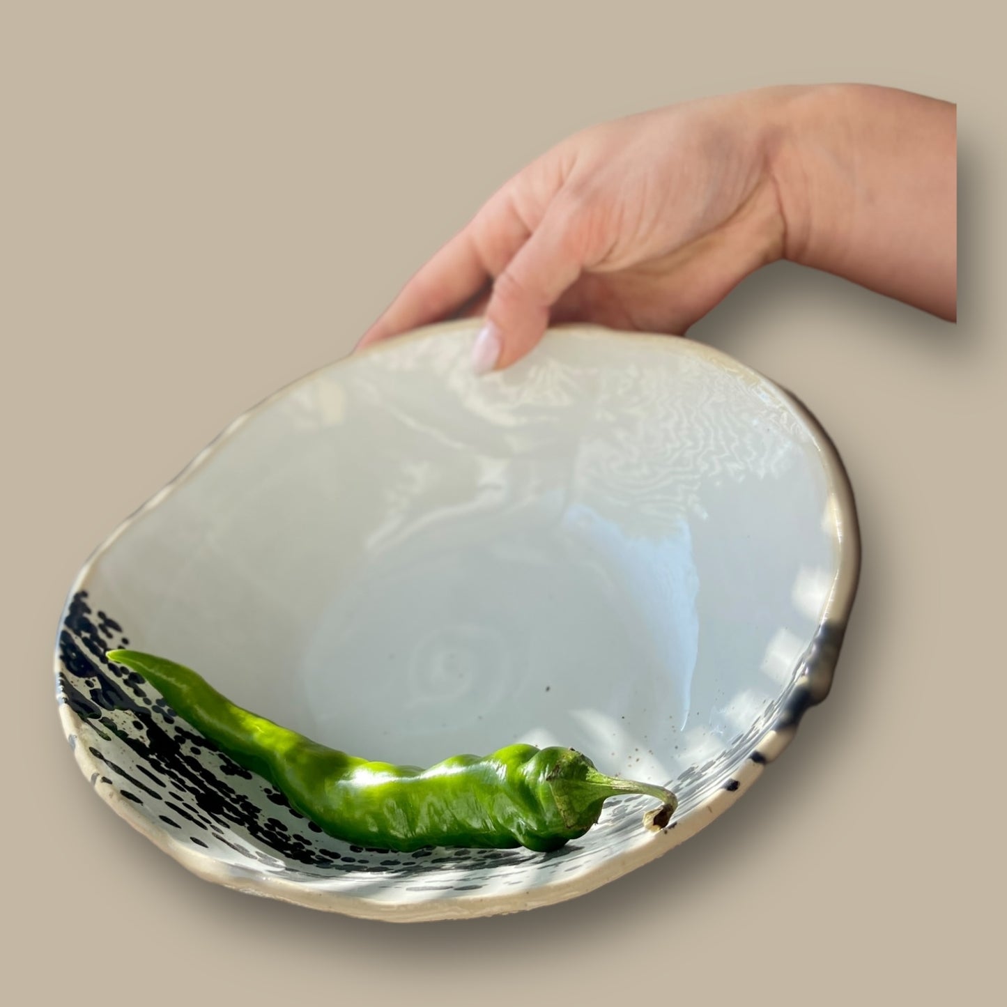Black Splash Collection Serving/Soup Bowl 35 fl oz (~4 cups)/1 L