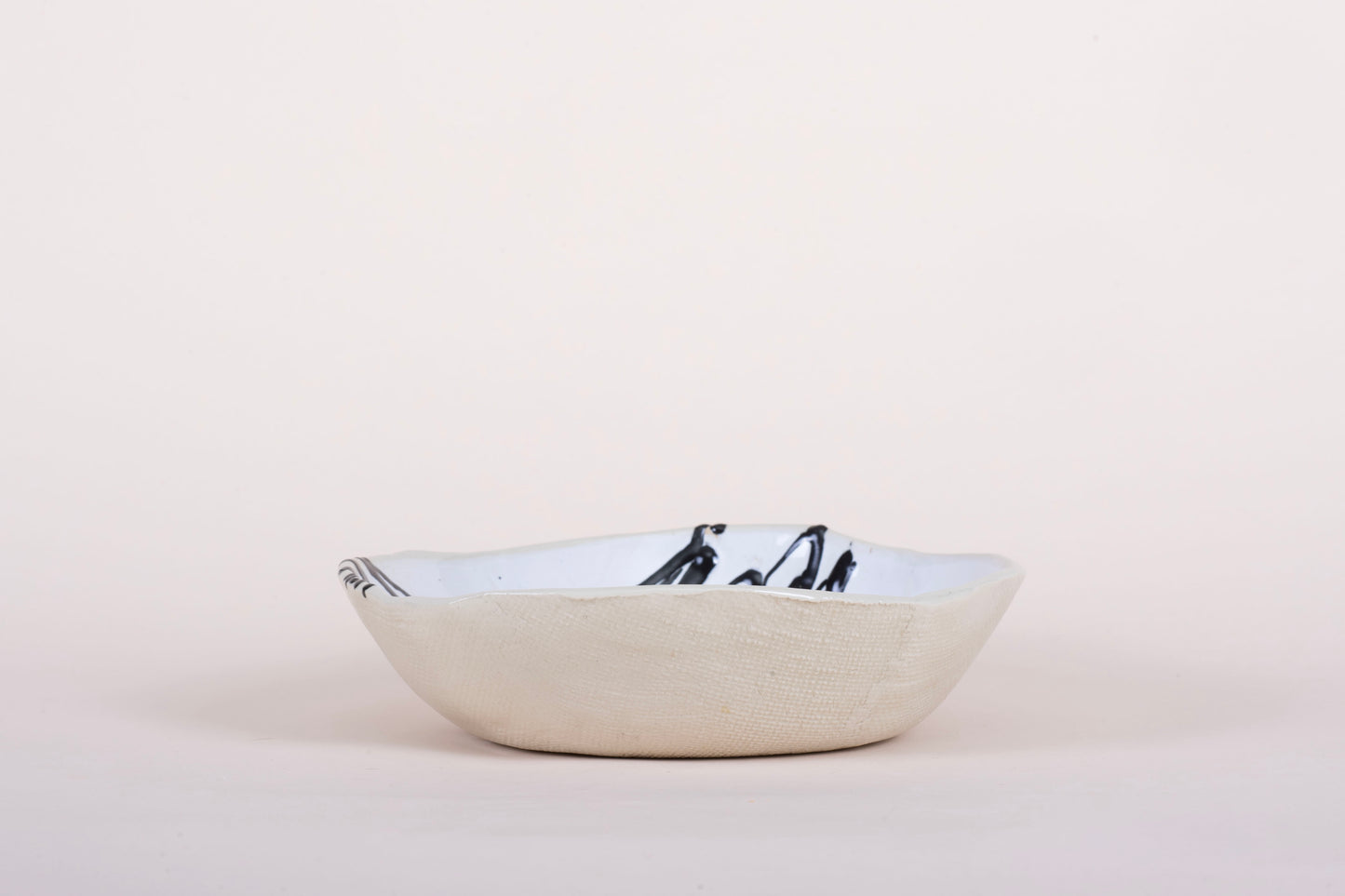 Black Splash Collection Serving/Soup Bowl 35 fl oz (~4 cups)/1 L