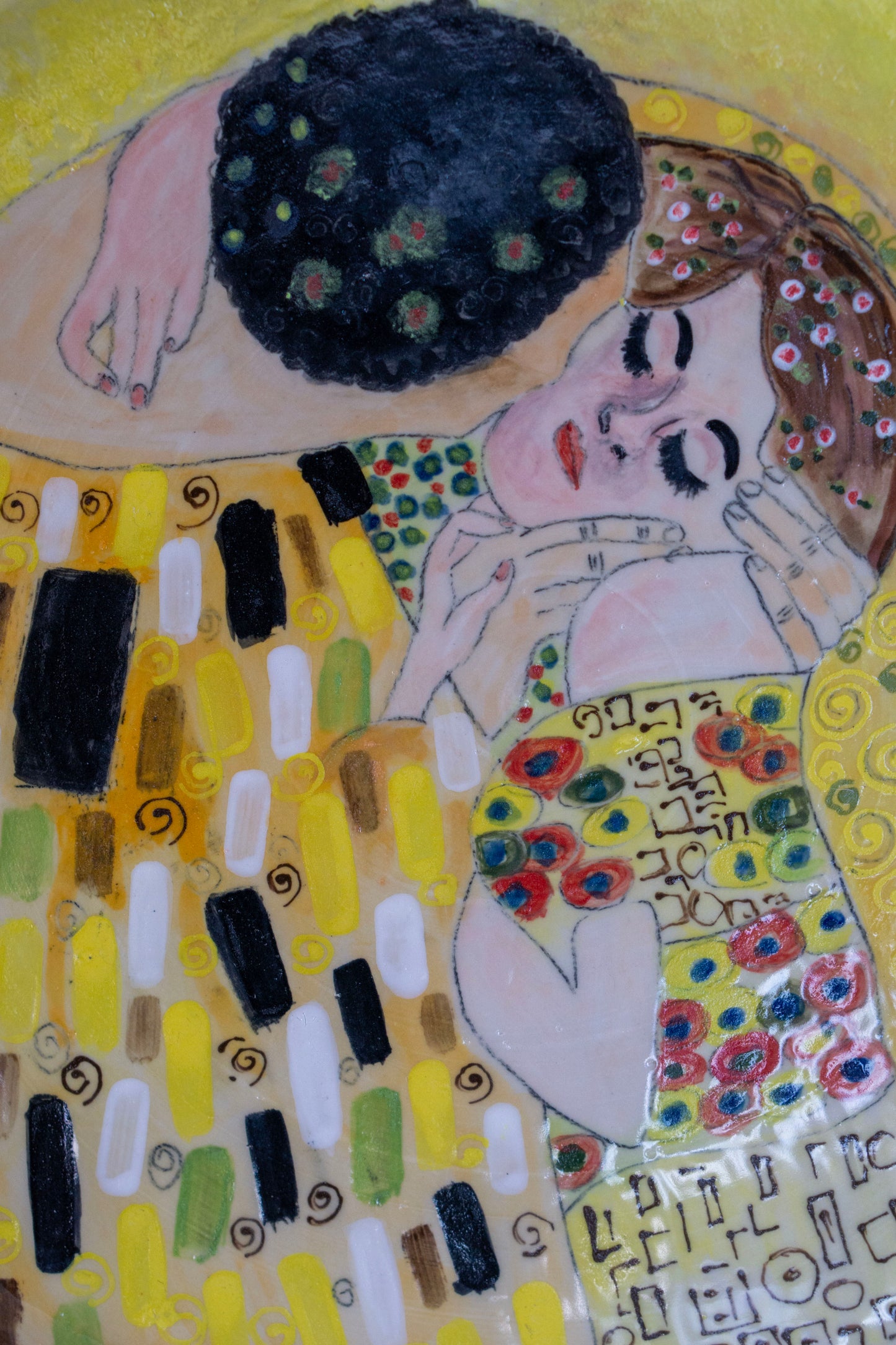 Klimt Kiss Hand Painted Ceramic Plate 12” – Romantic Lovers Art, Valentine Gift for Her, Unique Decorative Dinner Plate